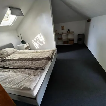 Modernes „tiny House“ * بليفين