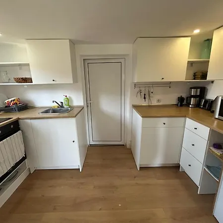 Modernes „tiny House“ بليفين